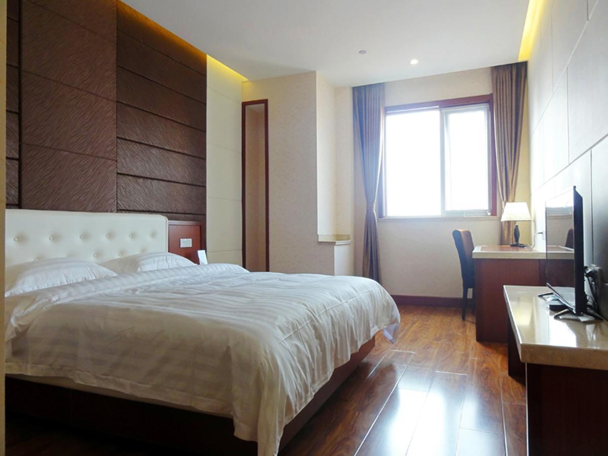 Hua Qi Kaiserdom Hotel Zhongshan Road St Michael'S Cathedral And Zhanqiao Pier Qingdao Eksteriør billede