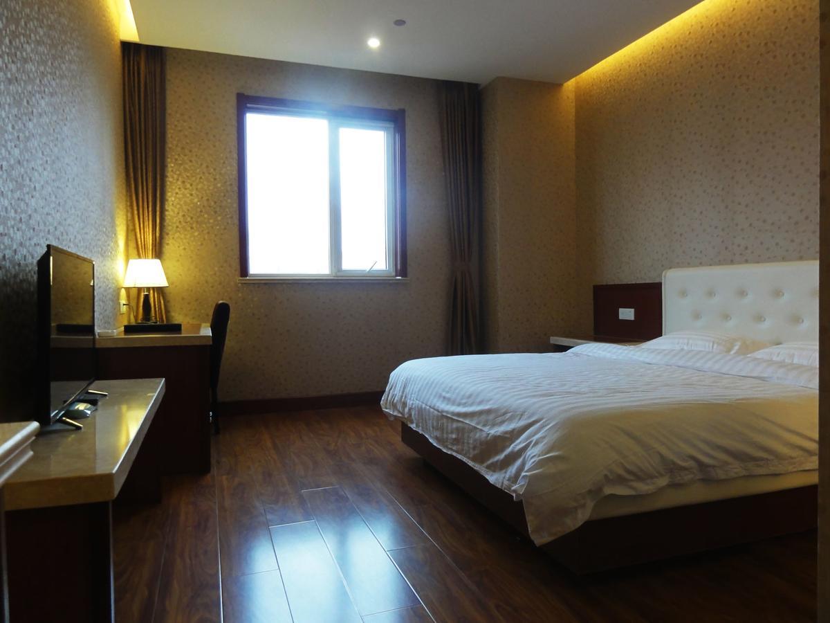 Hua Qi Kaiserdom Hotel Zhongshan Road St Michael'S Cathedral And Zhanqiao Pier Qingdao Eksteriør billede